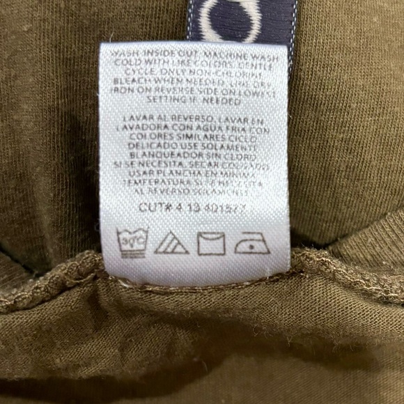 T-Shirt - Picture 3 of 3